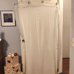 Simply Vera Wang cream/silver scarf